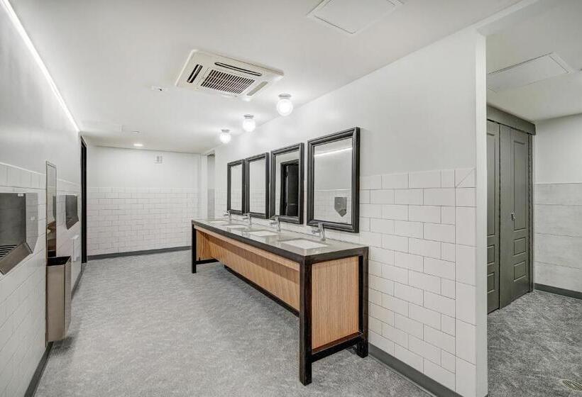 패밀리 룸, The Pad