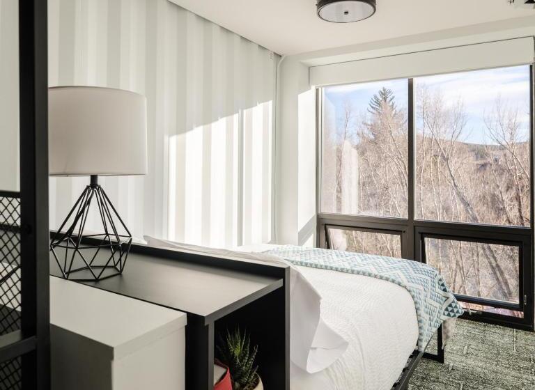 豪华房间, The Pad