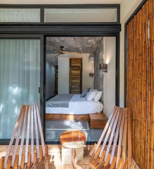 デラックスルーム, Irie Tulum