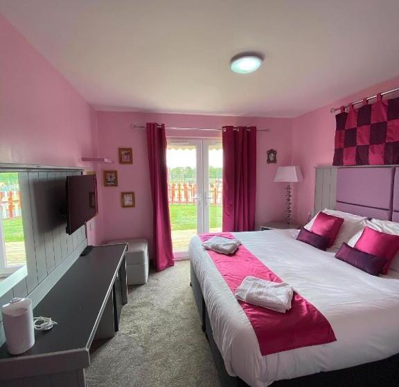 غرفة قياسية مزوَّدة بتراس, Gulliver S Valley, M1, Jct 31