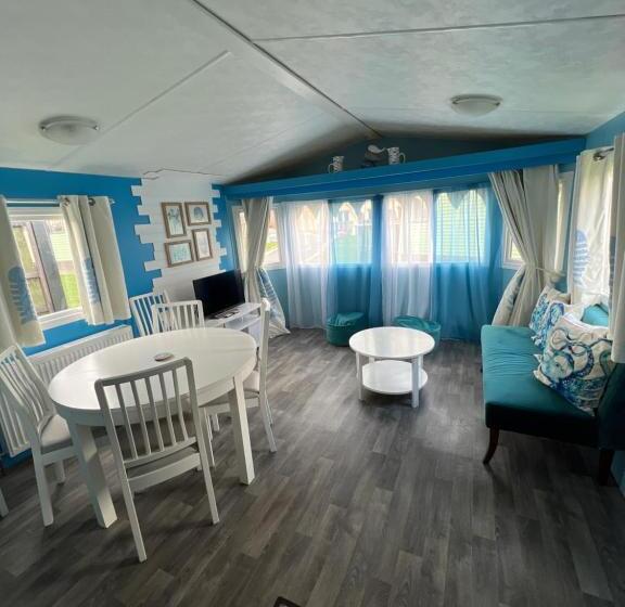 خانه 3 خوابه, Gulliver S Valley, M1, Jct 31