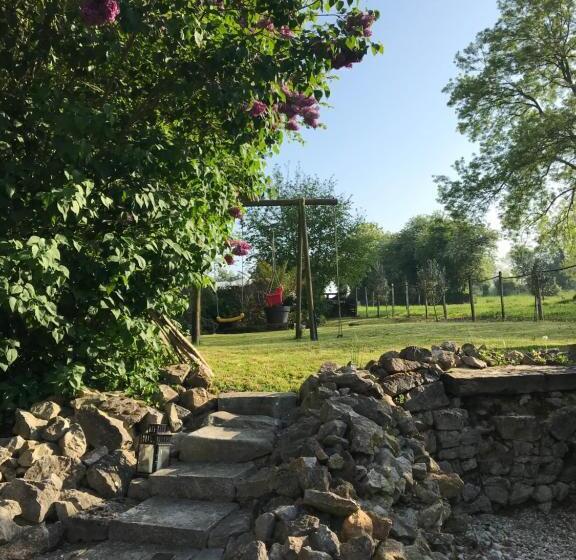 غرفة قياسية ثلاثية, 27