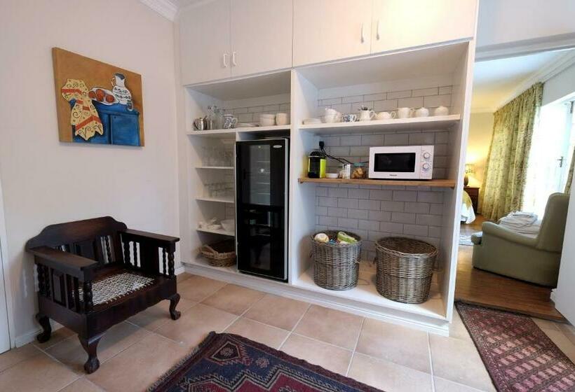 غرفة قياسية ثلاثية مزودة بشرفة, 325onmain