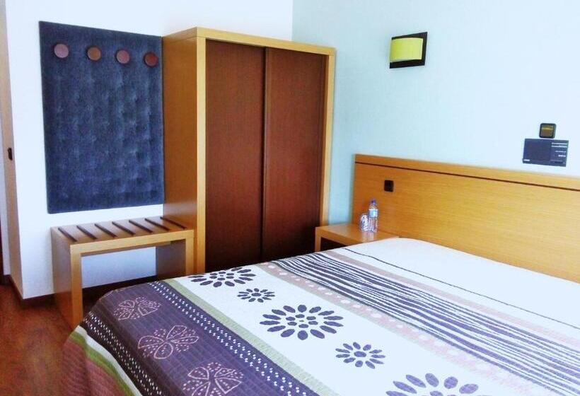 Quarto Estandar, Ouro Verde