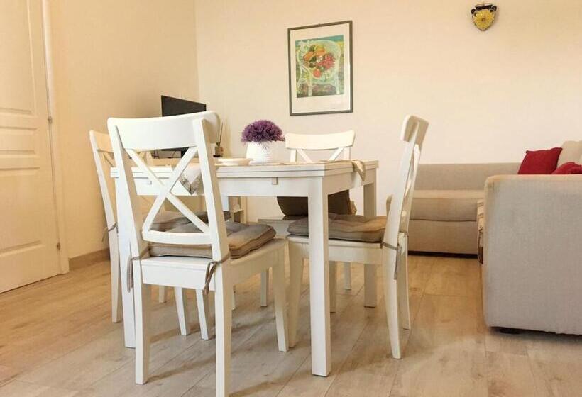 דירת חדר, Le Fiche D’india