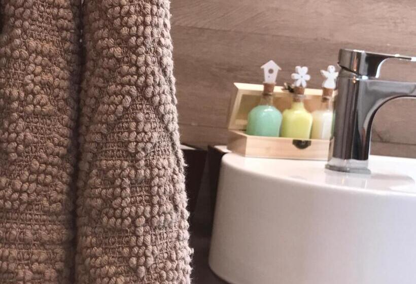 חדר דלוקס, Le Fiche D’india