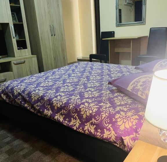 اتاق استاندارد با تخت بزرگ, Pensiunea Texas Self Check In