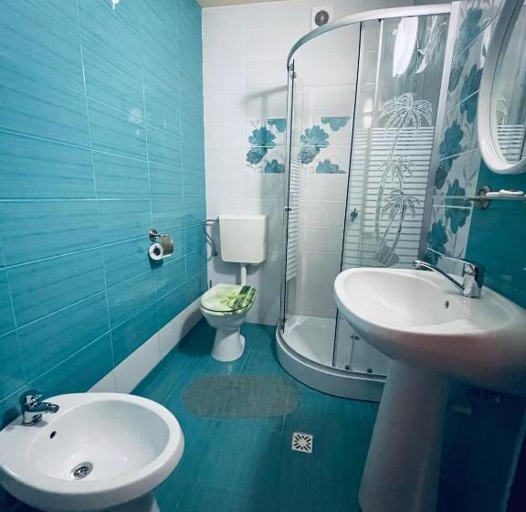 اتاق استاندارد با تخت بزرگ, Pensiunea Texas Self Check In