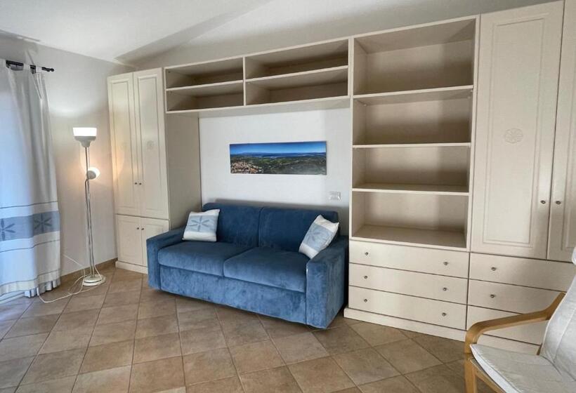 带1个卧室的带阳台的公寓, Residence Floreal