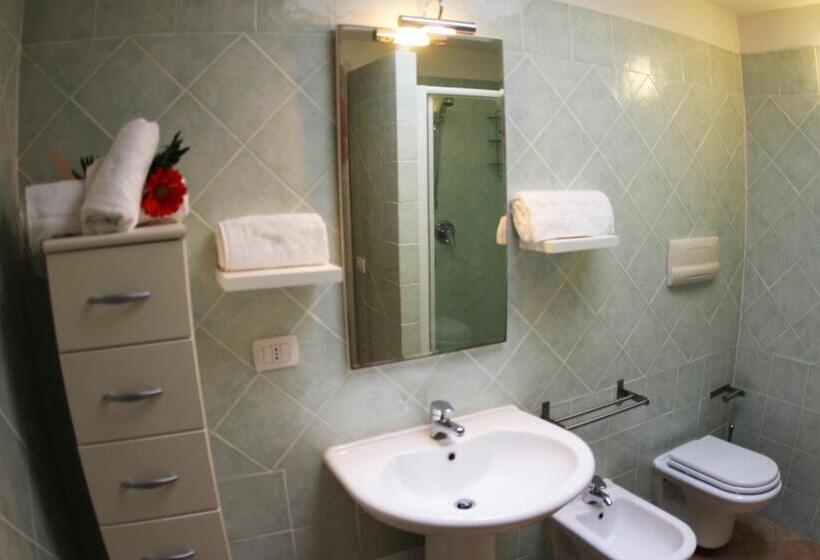 带1个卧室的带阳台的公寓, Residence Floreal
