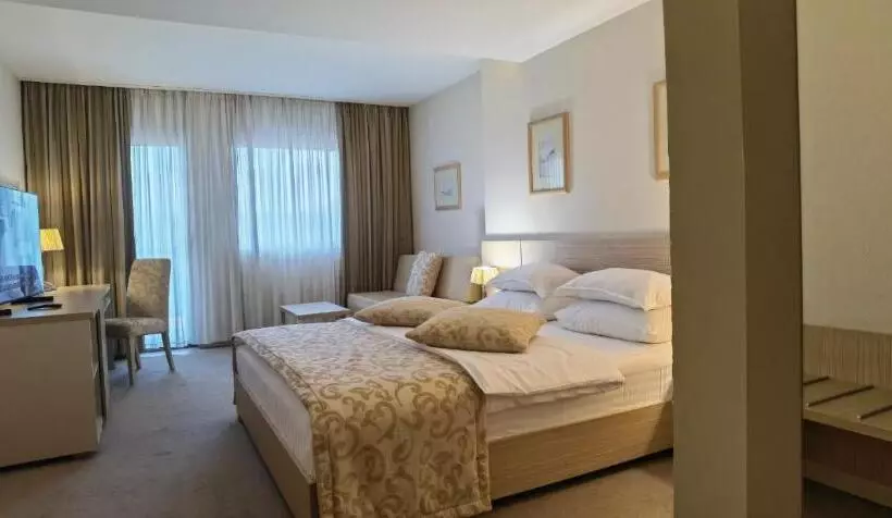 Comfort room with balcony, Olimp