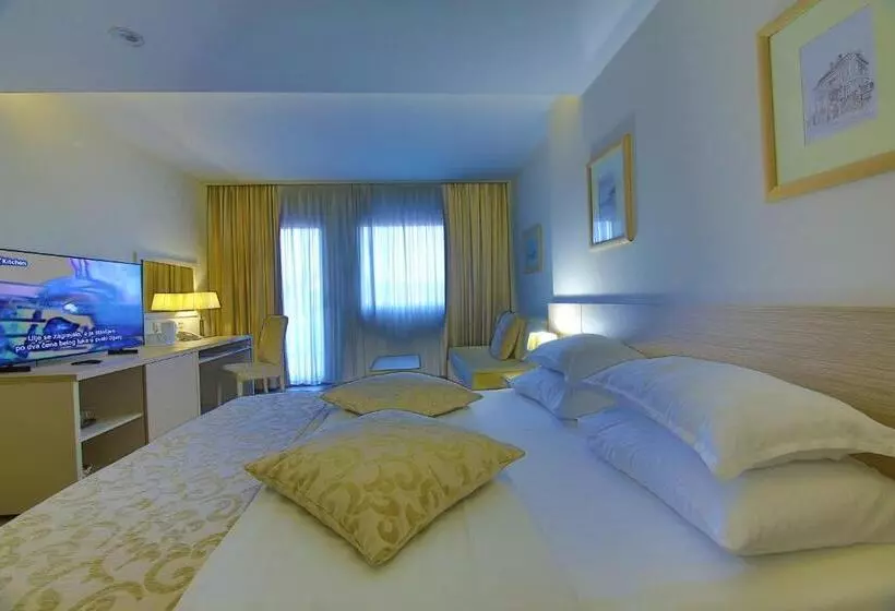 Comfort room with balcony, Olimp