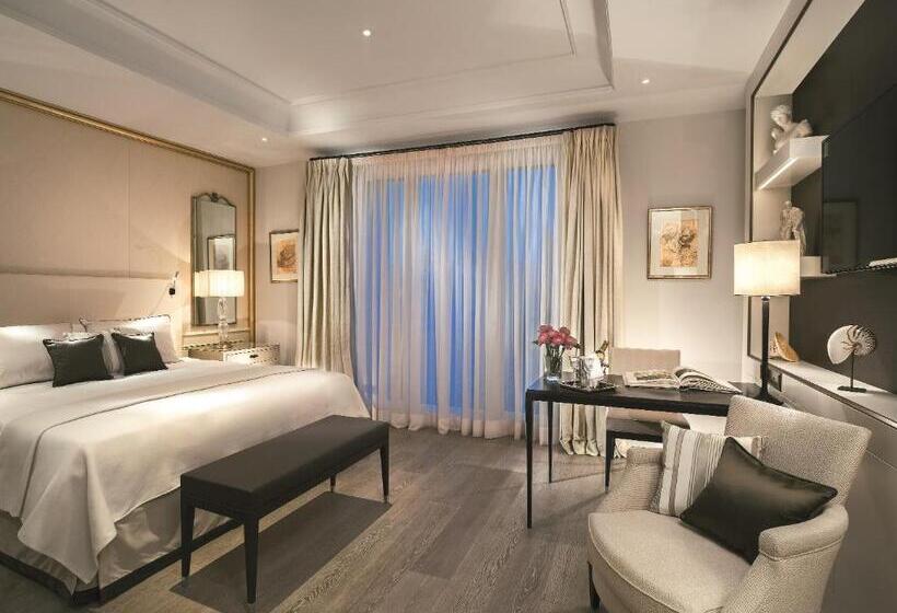 Quarto deluxe, Palazzo Parigi Hotel & Grand Spa   Lhw