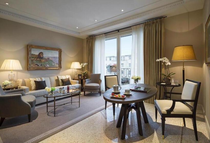 Suite Vista Cidade, Palazzo Parigi Hotel & Grand Spa   Lhw