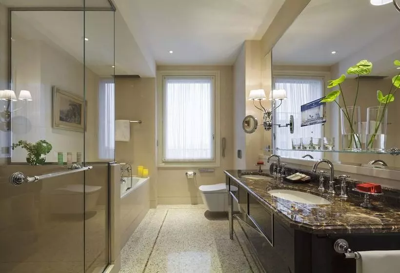 سوئیت پرستیژ با چشم انداز, Palazzo Parigi Hotel & Grand Spa   Lhw