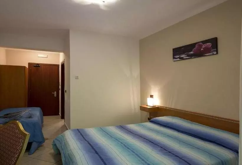 スタンダード4人部屋, Royal Hotel Montevergine