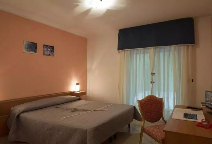 スタンダード4人部屋, Royal Hotel Montevergine