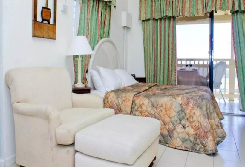 استودیوی استاندارد, Sunset Gardens Guesthouse