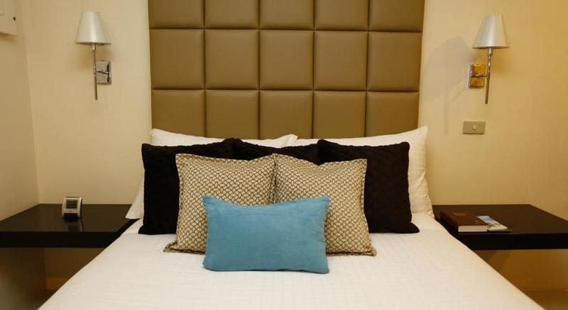 اتاق استاندارد, The Oracle  & Residences