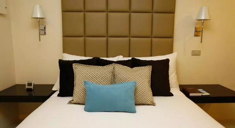 اتاق استاندارد, The Oracle & Residences
