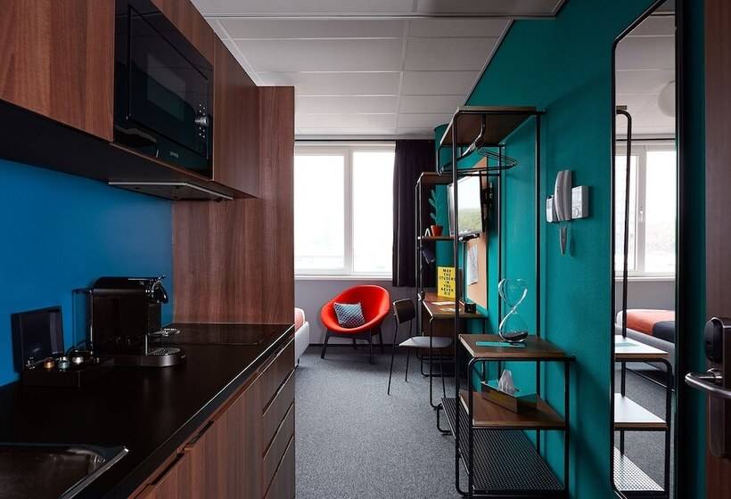 جناح, The Social Hub Amsterdam West