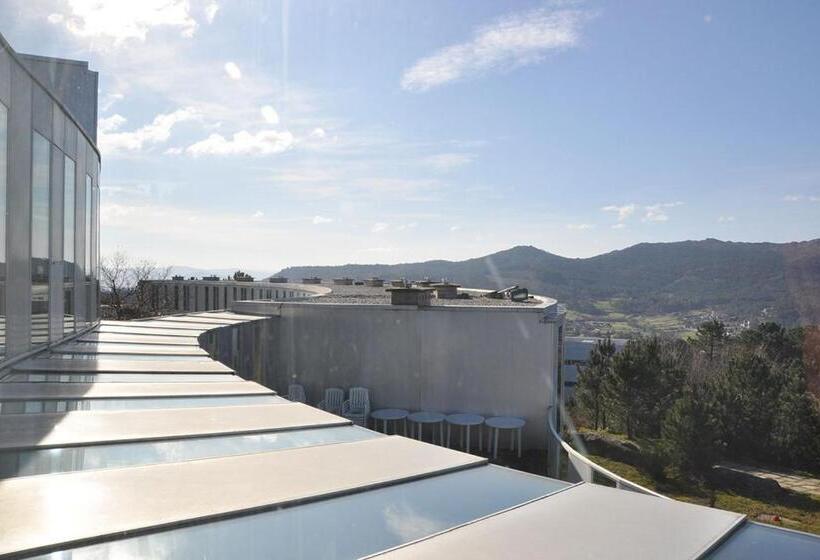 إستوديو سوبيريور, Residencia Universitaria O Castro