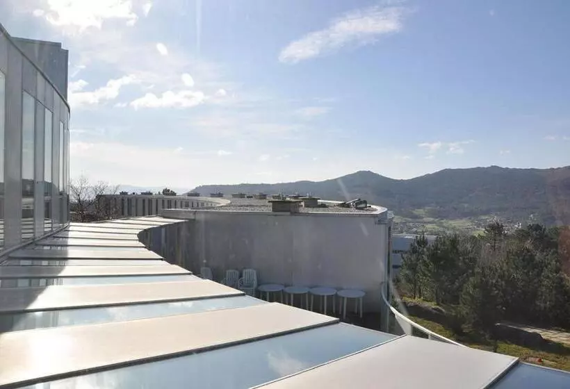 スーペリアスタジオ, Residencia Universitaria O Castro
