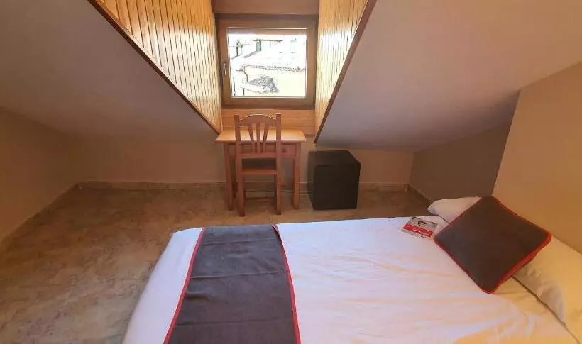 اتاق استاندارد سه نفره, Hospedaje Bar El Gato Del Acueducto