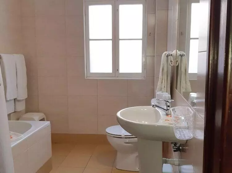 اتاق استاندارد سه نفره, Residencial Do Vale