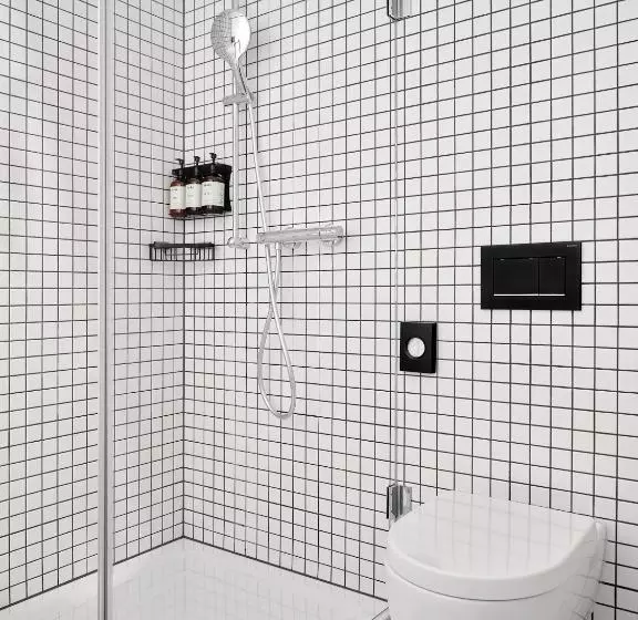 ベーシックルーム, Bob W Münchner Freiheit