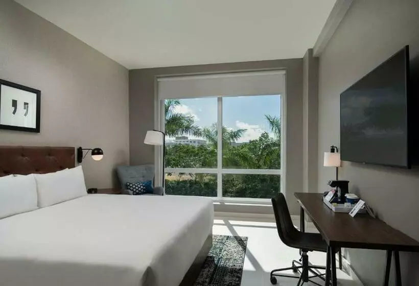キングサイズベッドのクラシックルーム, Four Points By Sheraton