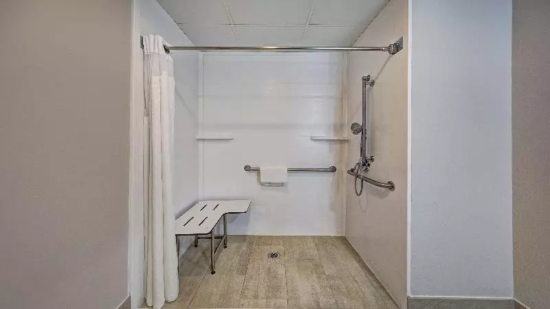 身障者適用スタンダードルーム, Holiday Inn Express & Suites Crossville, An Ihg