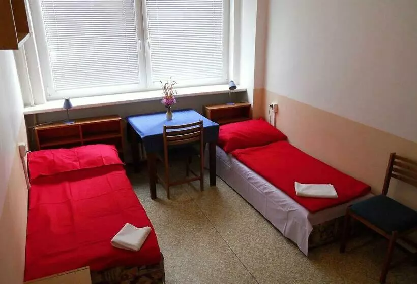 バス共有のスタンダードルーム, Hostel Modrá