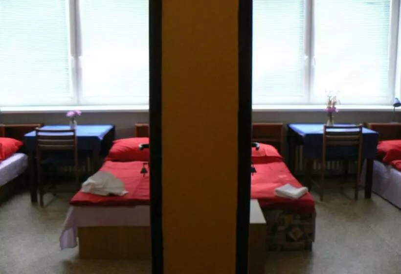 バス共有のスタンダードルーム, Hostel Modrá