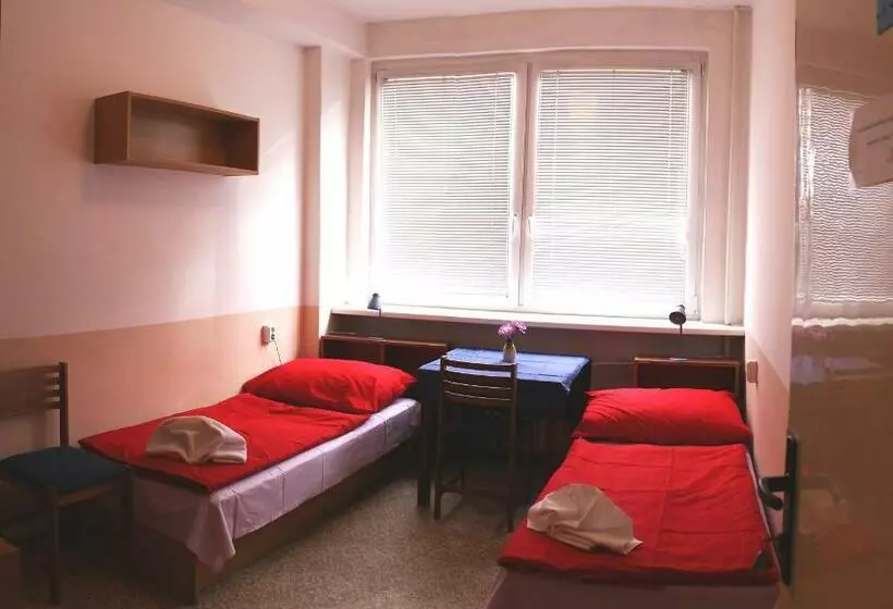 バス共有のスタンダードルーム, Hostel Modrá