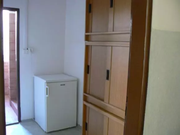 ルームシェアのワンベッド, Hostel Modrá