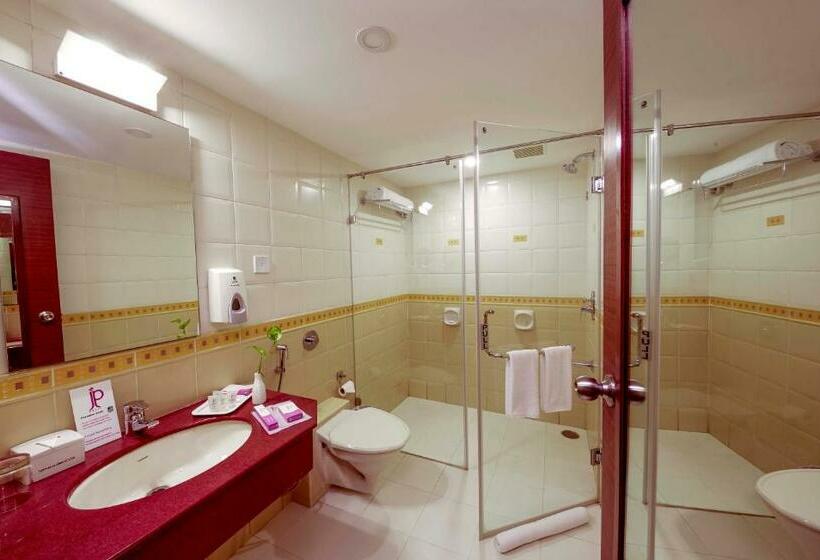 Chambre Executive, Jp Chennai