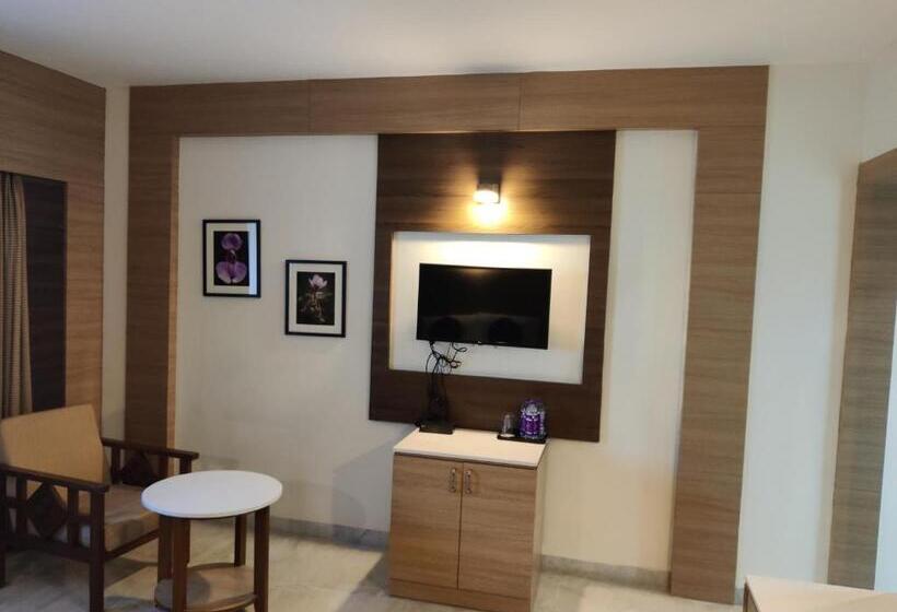 Chambre Club, Jp Chennai