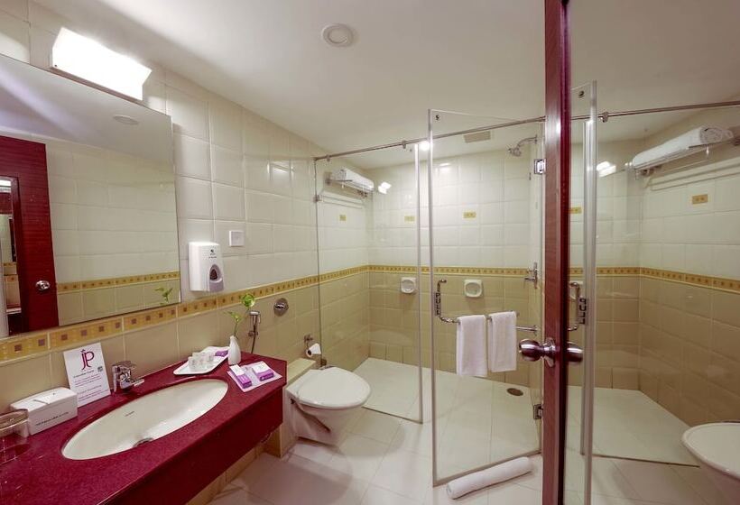 Chambre Executive, Jp Chennai