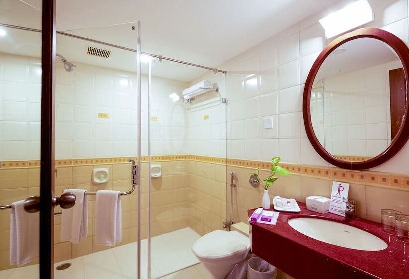 Chambre Club, Jp Chennai