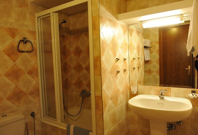 جناح جونيور, Katerina