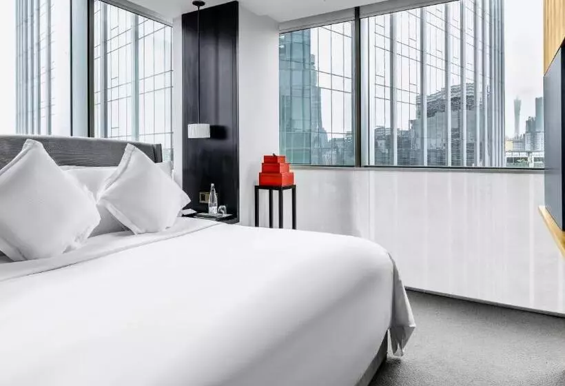 キングサイズベッドのクラブルーム, Mandarin Oriental Guangzhou