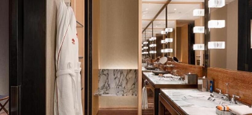 Номер Deluxe, Mandarin Oriental Guangzhou