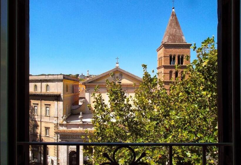 חדר סטנדרט לשלושה, Sonnino Suite