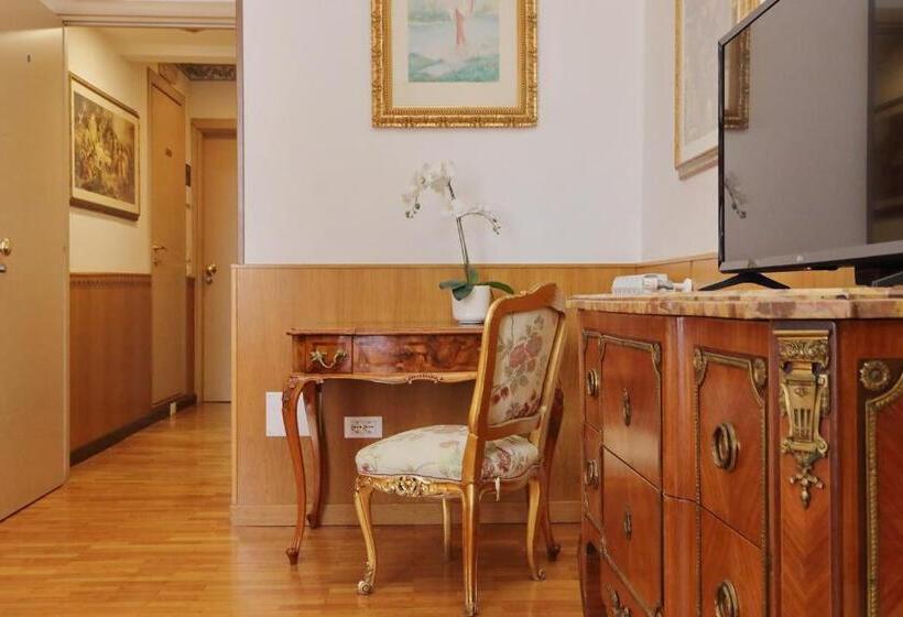 חדר סטנדרט לארבעה, Sonnino Suite