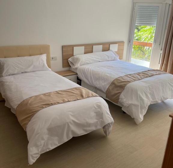 اتاق استاندارد با سرویس بهداشتی مشترک, Pensión Portugal