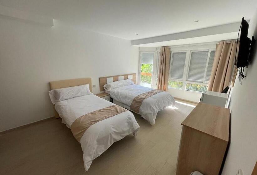 اتاق استاندارد با سرویس بهداشتی مشترک, Pensión Portugal