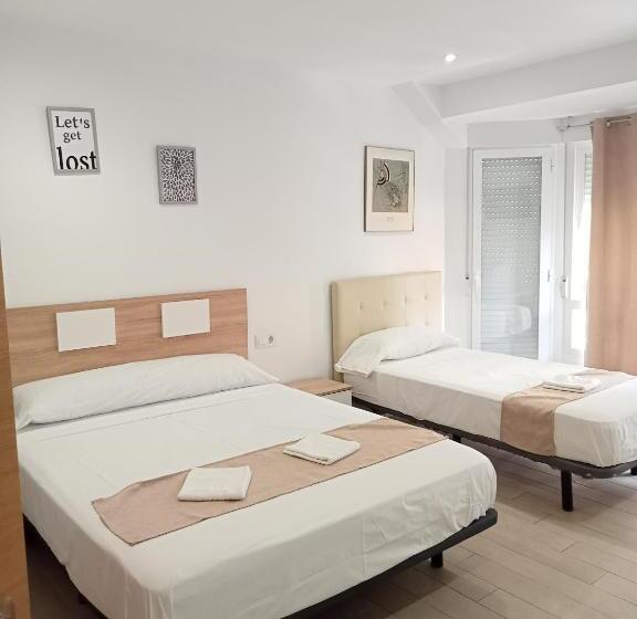 اتاق استاندارد چهار تخته, Pensión Portugal