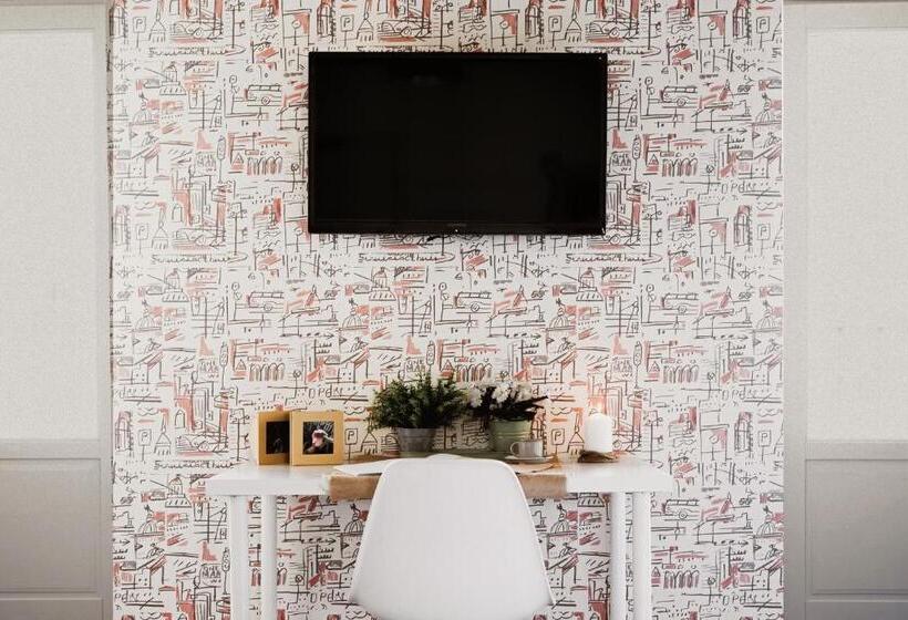 اتاق سوپریور, Room00 Chueca Hostel