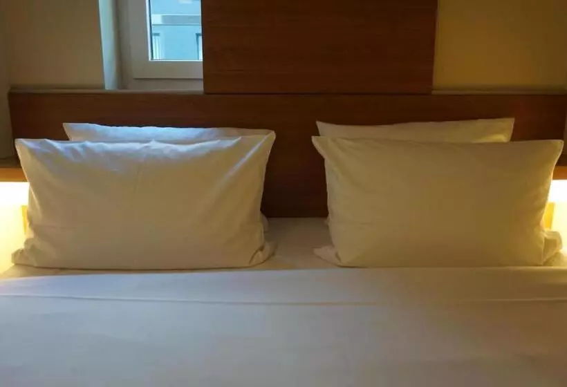 スタンダードルーム, Easyhotel Berlin Hackescher Markt